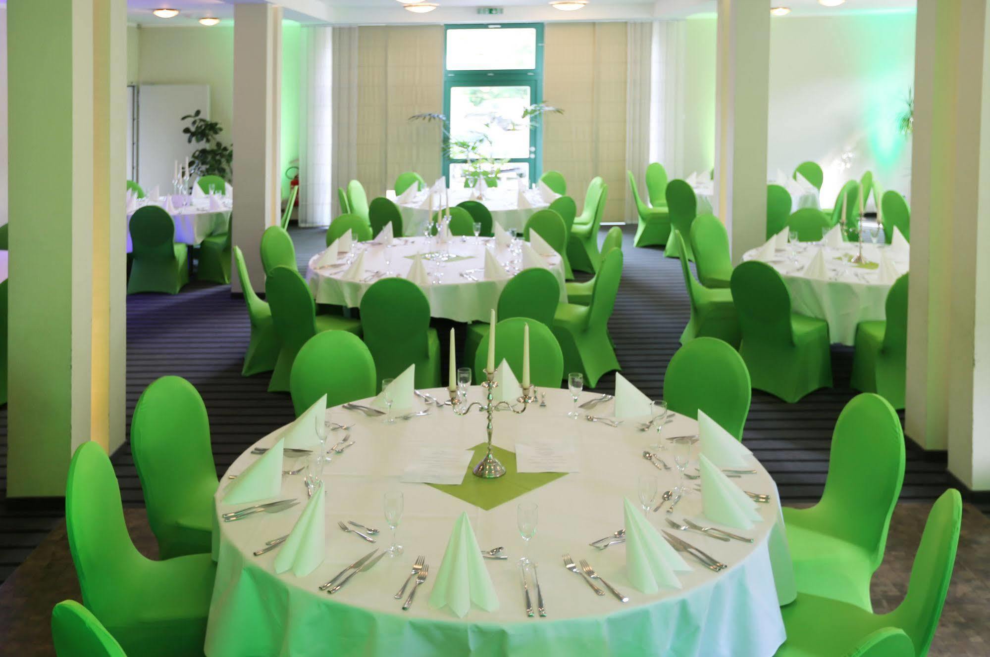 Apartments Golfpark Schlossgut Sickendorf Lauterbach Екстериор снимка