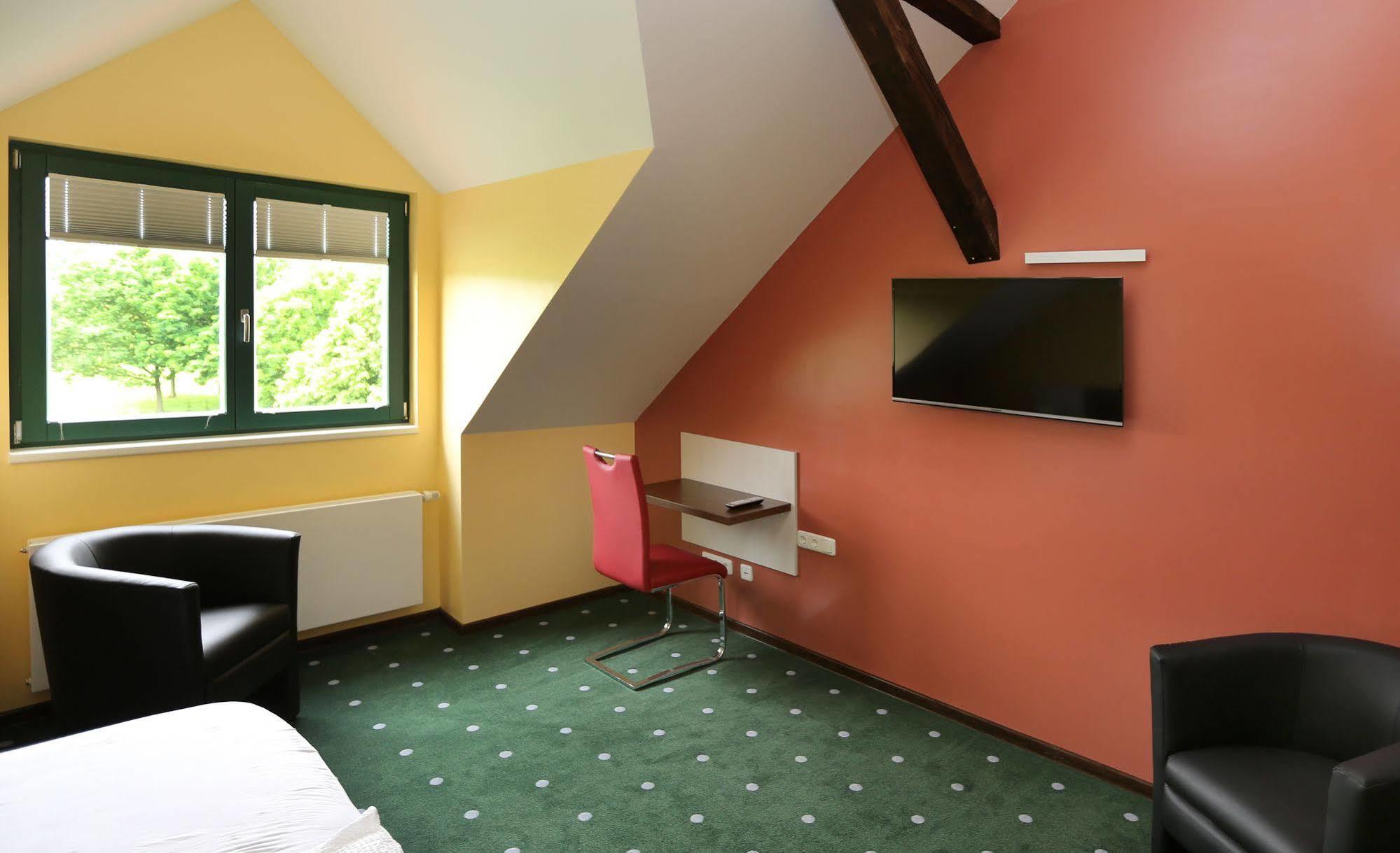Apartments Golfpark Schlossgut Sickendorf Lauterbach Екстериор снимка