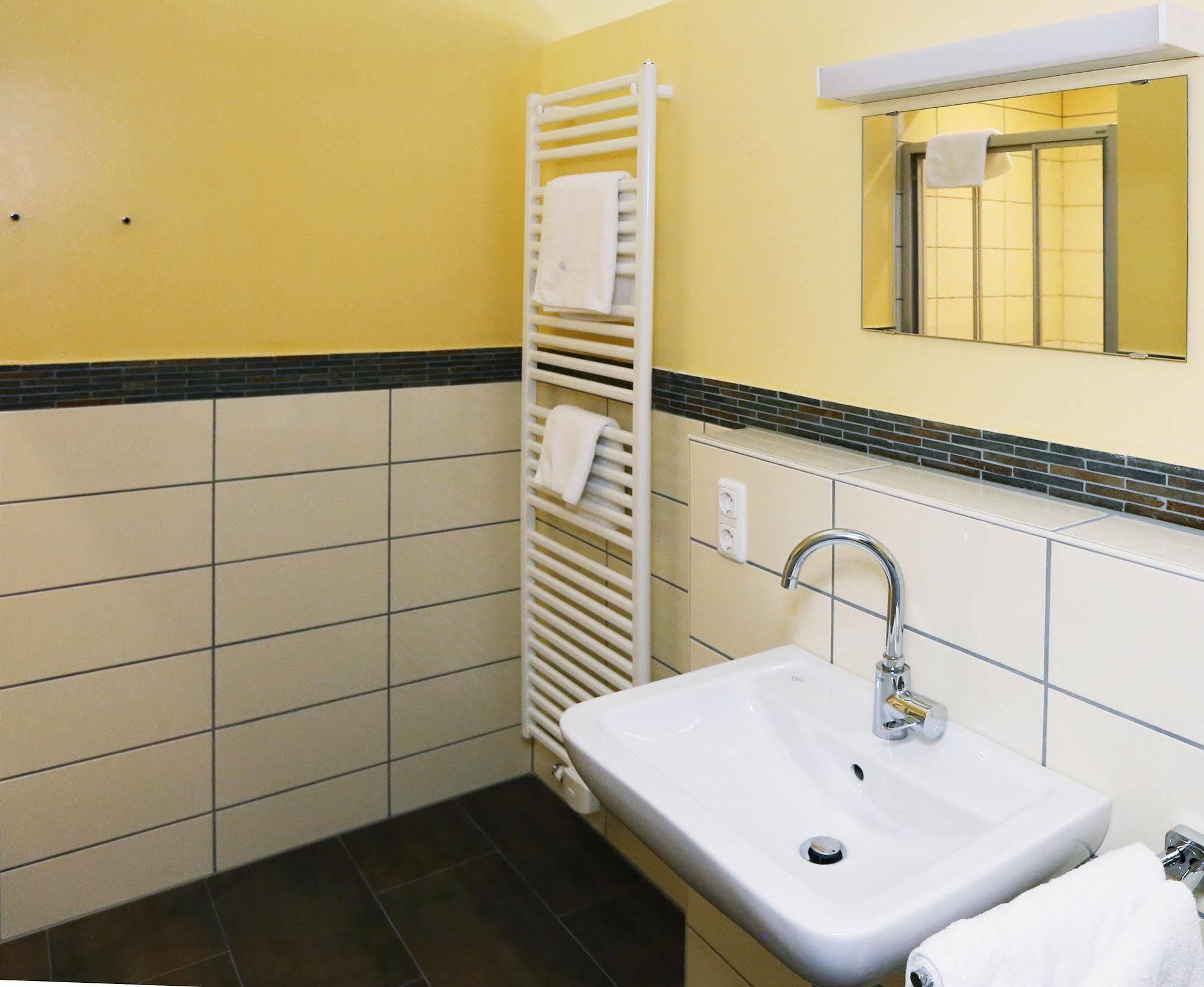 Apartments Golfpark Schlossgut Sickendorf Lauterbach Екстериор снимка