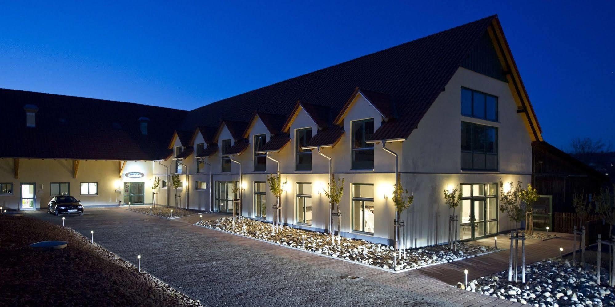 Apartments Golfpark Schlossgut Sickendorf Lauterbach Екстериор снимка