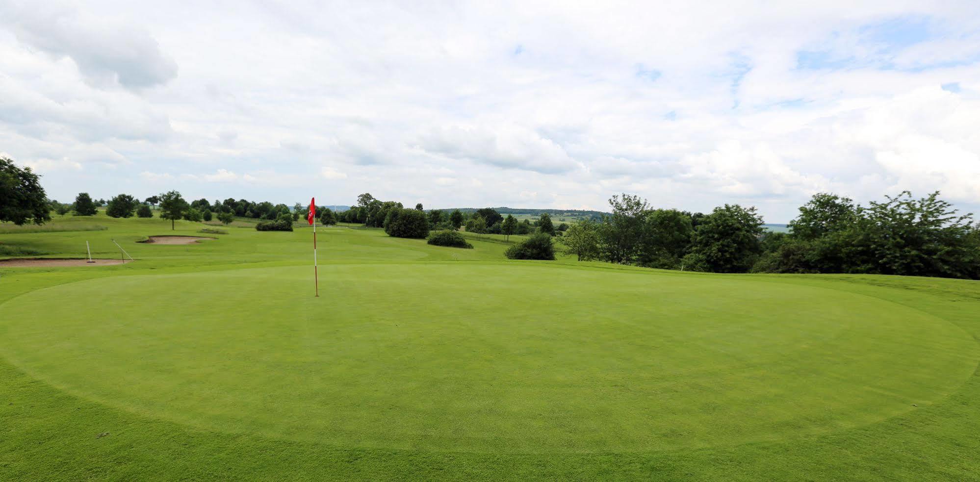 Apartments Golfpark Schlossgut Sickendorf Lauterbach Екстериор снимка