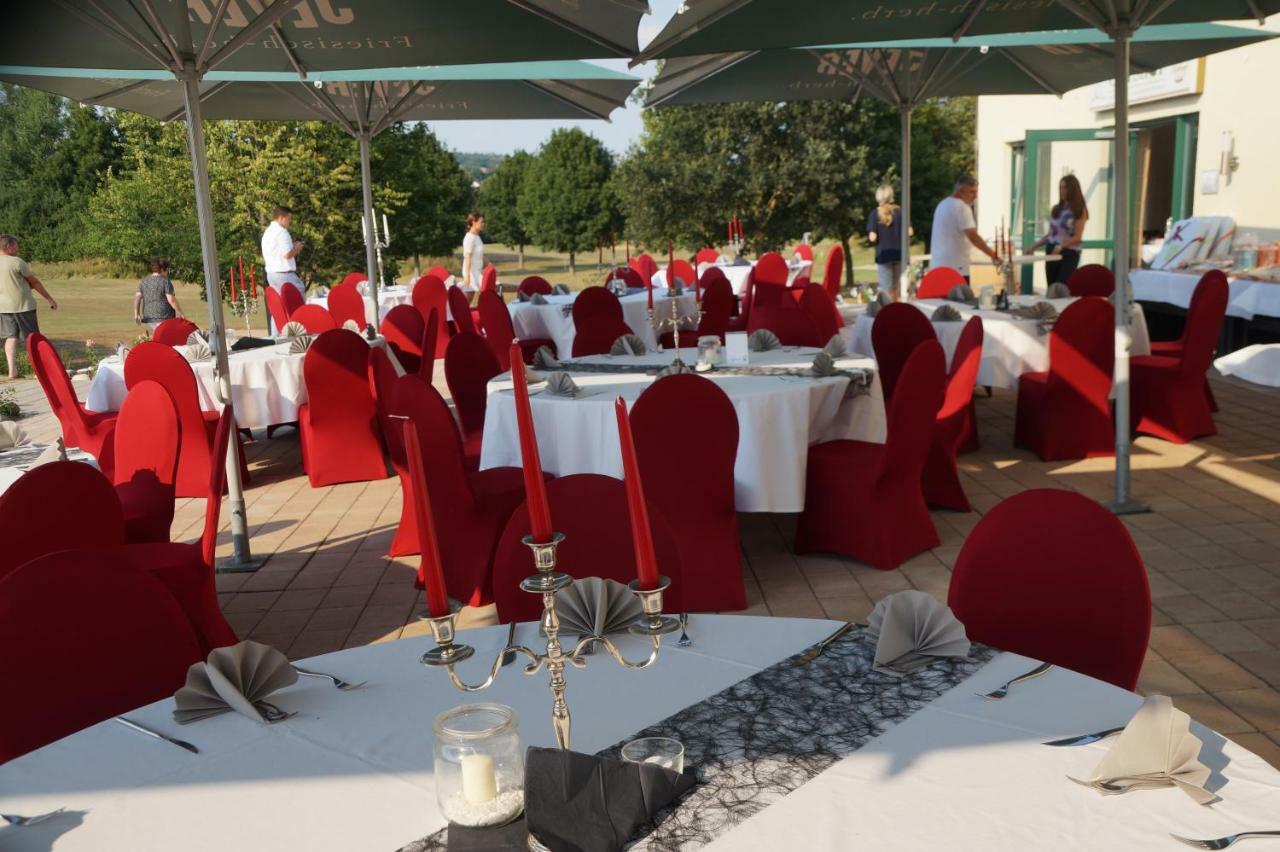Apartments Golfpark Schlossgut Sickendorf Lauterbach Екстериор снимка